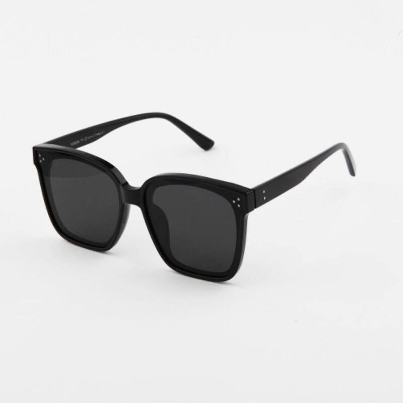 Unisex Square Summer Fashion Black Sunglasses G1298_Black
Unisex Square Summer Fashion Black Sunglasses G1298_Black