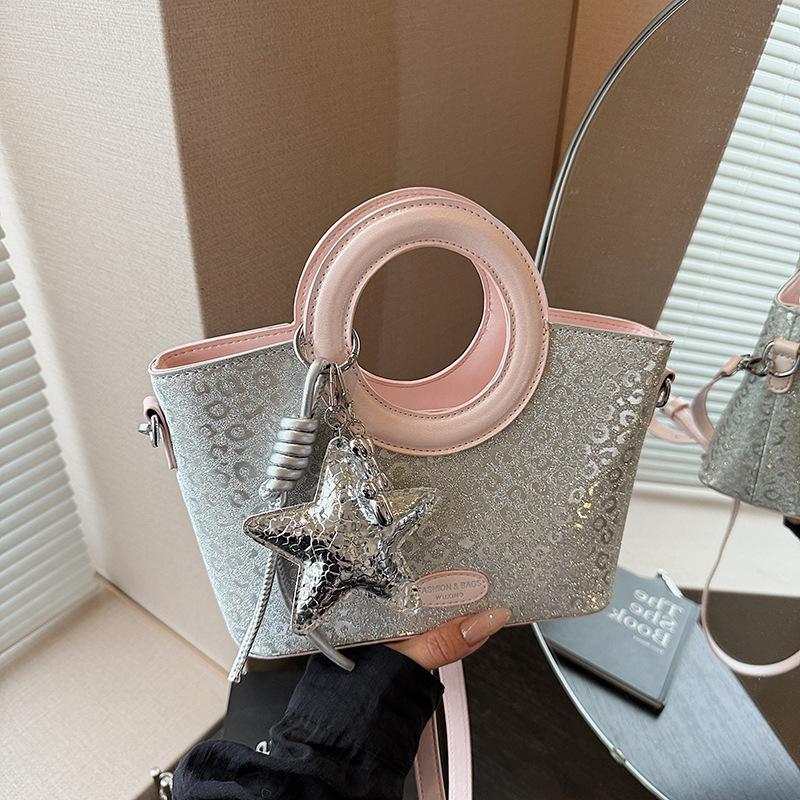 Women s bag 2025 autumn new Korean version fashion bright star shoulder bag large capacity versatile portable tote bag tide
Women s bag 2025 autumn new Korean version fashion bright star shoulder bag large capacity versatile portable tote bag tide