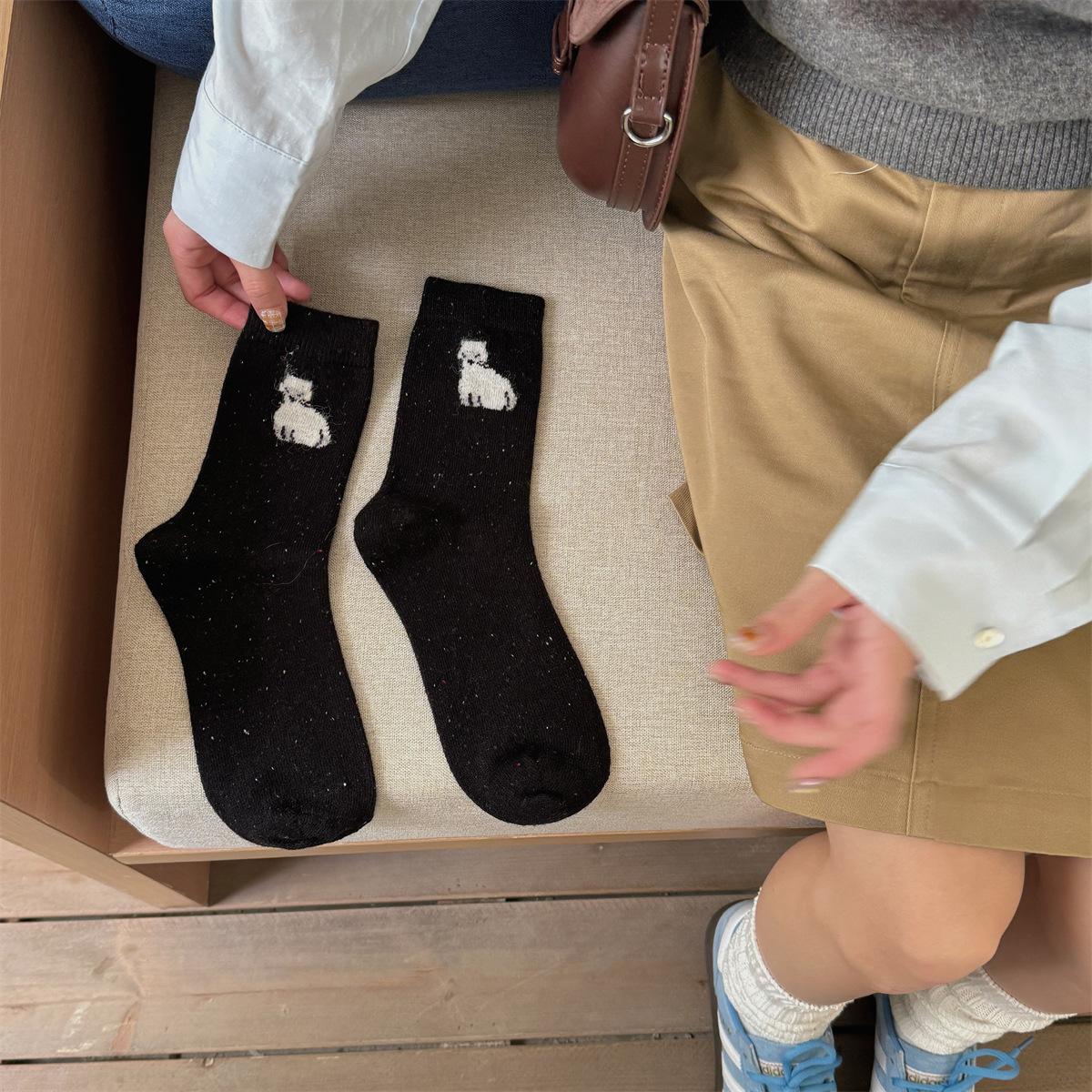 Новые женские милые мультяшные носки с животными, супермягкие носки для женщин, зимние теплые утолщенные плюшевые носки, термоноски для пола, кавайные носки
Новые женские милые мультяшные носки с животными, супермягкие носки для женщин, зимние теплые утолщенные плюшевые носки, термоноски для пола, кавайные носки