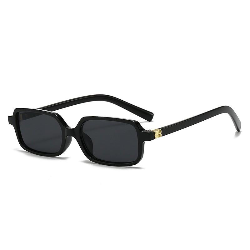 New style A Pair of Stylish Cat-Eye Sunglasses for Men And Women, Perfect for Parties And Vacations Fashinable Sunglasses
New style A Pair of Stylish Cat-Eye Sunglasses for Men And Women, Perfect for Parties And Vacations Fashinable Sunglasses