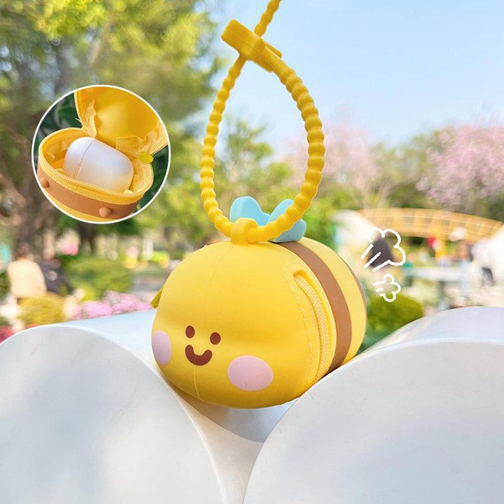 Silicone Earphone Storage Bag Cartoon Shell Bee Waterproof Earphone Cover Ultra Light Wear-resistant Silicone Coin Purse Gift
Silicone Earphone Storage Bag Cartoon Shell Bee Waterproof Earphone Cover Ultra Light Wear-resistant Silicone Coin Purse Gift