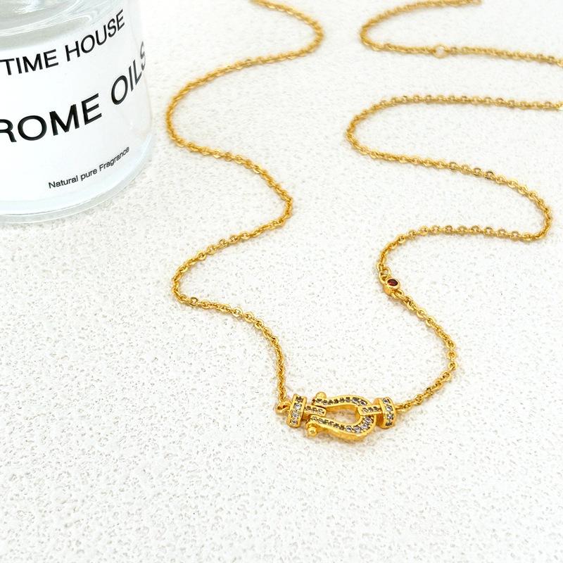 Fashion Horseshoe Buckle Micro-Inlaid Zircon Stud Earrings Versatile Collarbone Chain Women
Fashion Horseshoe Buckle Micro-Inlaid Zircon Stud Earrings Versatile Collarbone Chain Women