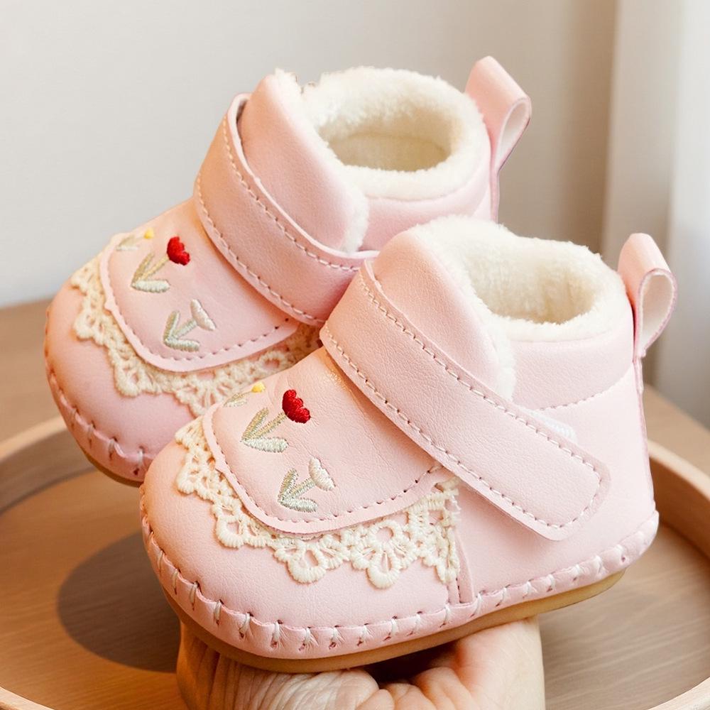 Зимові оксамитові м які туфлі для дівчинки 0-1 року Size 15 (Inner Length 11CM) рожевий
Зимові оксамитові м які туфлі для дівчинки 0-1 року Size 15 (Inner Length 11CM) рожевий