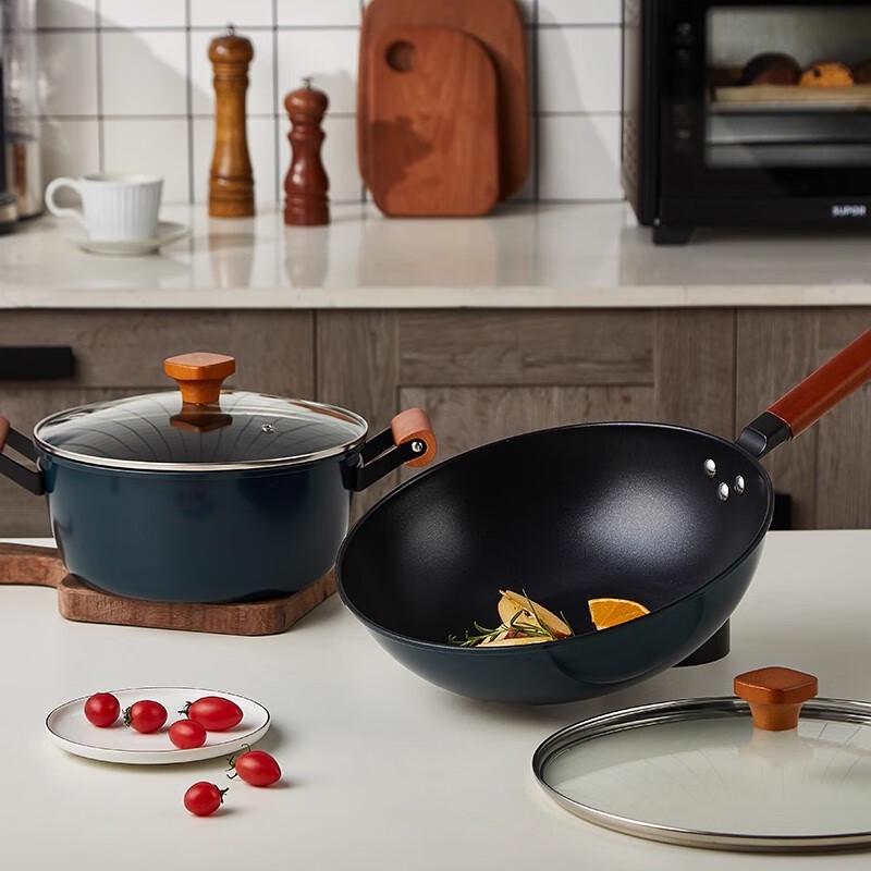 LocknLock Azure Series Fine Iron Non-stick Cookware Set
LocknLock Azure Series Fine Iron Non-stick Cookware Set