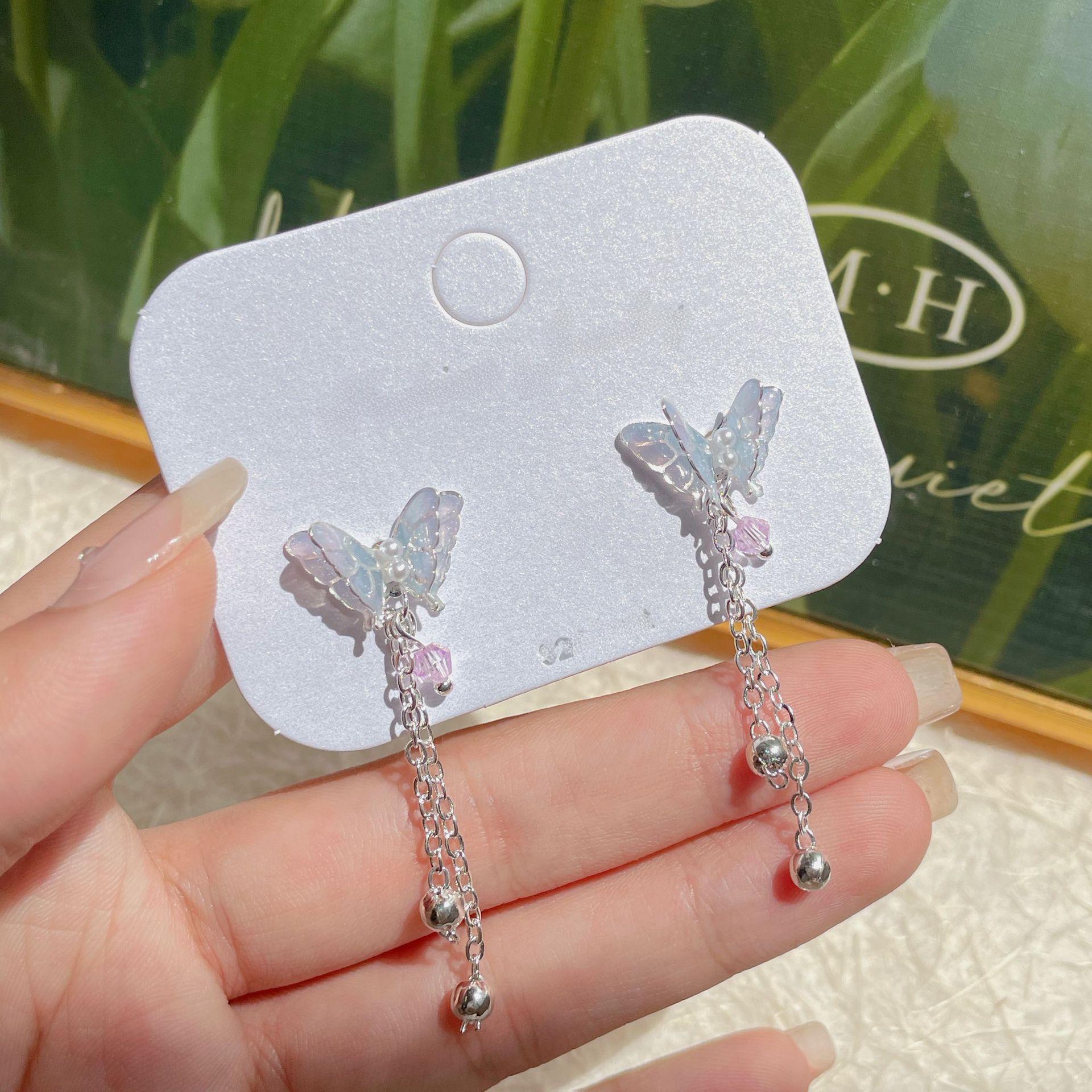 Серьги-бабочки с фиолетовым градиентом: Элегантные серебряные серьги-иглы для женщин со свежим, милым и сказочным очарованием
Серьги-бабочки с фиолетовым градиентом: Элегантные серебряные серьги-иглы для женщин со свежим, милым и сказочным очарованием