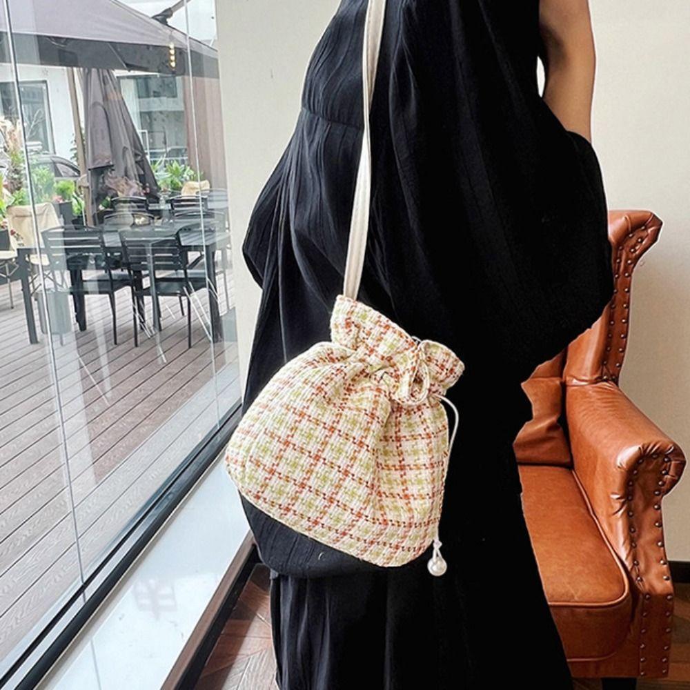 Lattice Sweet Crossbody Bag Solid Color Luxury Shoulder Bag Trendy Women Bucket Bag Female
Lattice Sweet Crossbody Bag Solid Color Luxury Shoulder Bag Trendy Women Bucket Bag Female