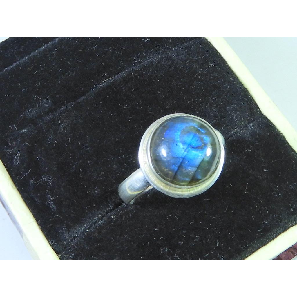 Round Labradorite Ring US-8 Solid 925 Sterling Silver Chunky Gemstone Ring MK-11
Round Labradorite Ring US-8 Solid 925 Sterling Silver Chunky Gemstone Ring MK-11