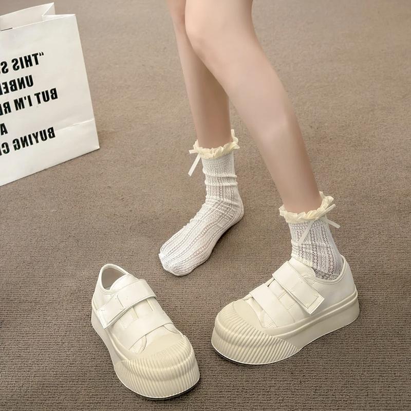 Su Yinyin~ Thick-soled Velcro big-headed shoes for women s 2025 new invisible height-increasing Japanese versatile little white shoes 40
Su Yinyin~ Thick-soled Velcro big-headed shoes for women s 2025 new invisible height-increasing Japanese versatile little white shoes 40