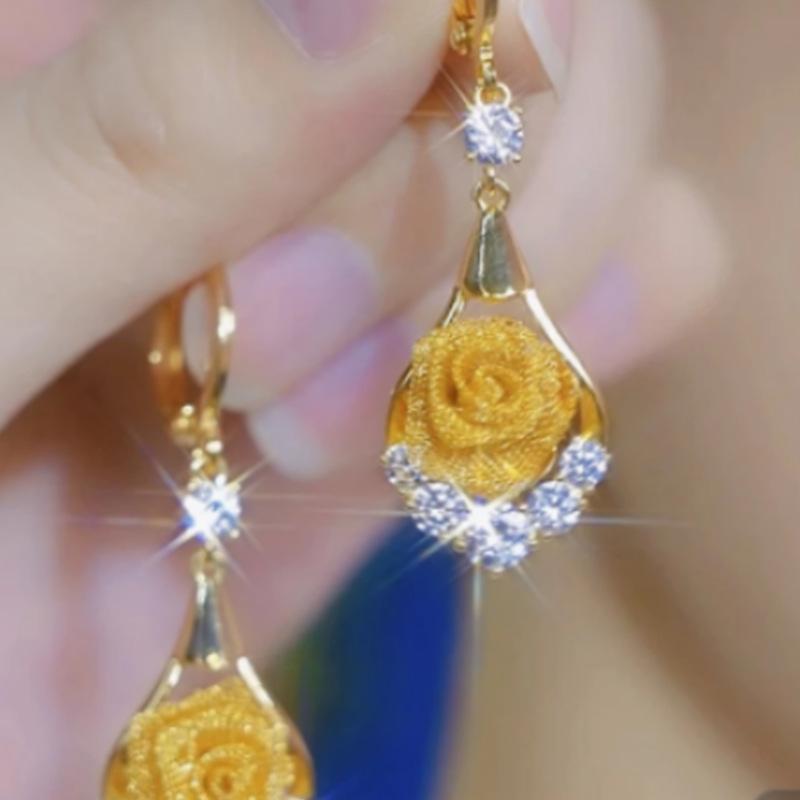 New Fashionable and Versatile Rose Earrings for Women, Light Luxury, High-end, Unique Earrings, Earrings, Ear Rings, Ear Buckles
New Fashionable and Versatile Rose Earrings for Women, Light Luxury, High-end, Unique Earrings, Earrings, Ear Rings, Ear Buckles