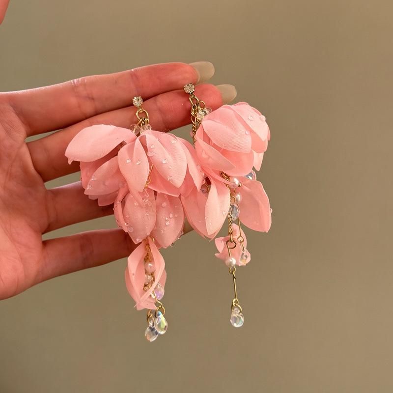 Silver needle Mori fabric flower pearl earrings holiday wind sweet small fresh stud earrings niche high-end earrings women
Silver needle Mori fabric flower pearl earrings holiday wind sweet small fresh stud earrings niche high-end earrings women