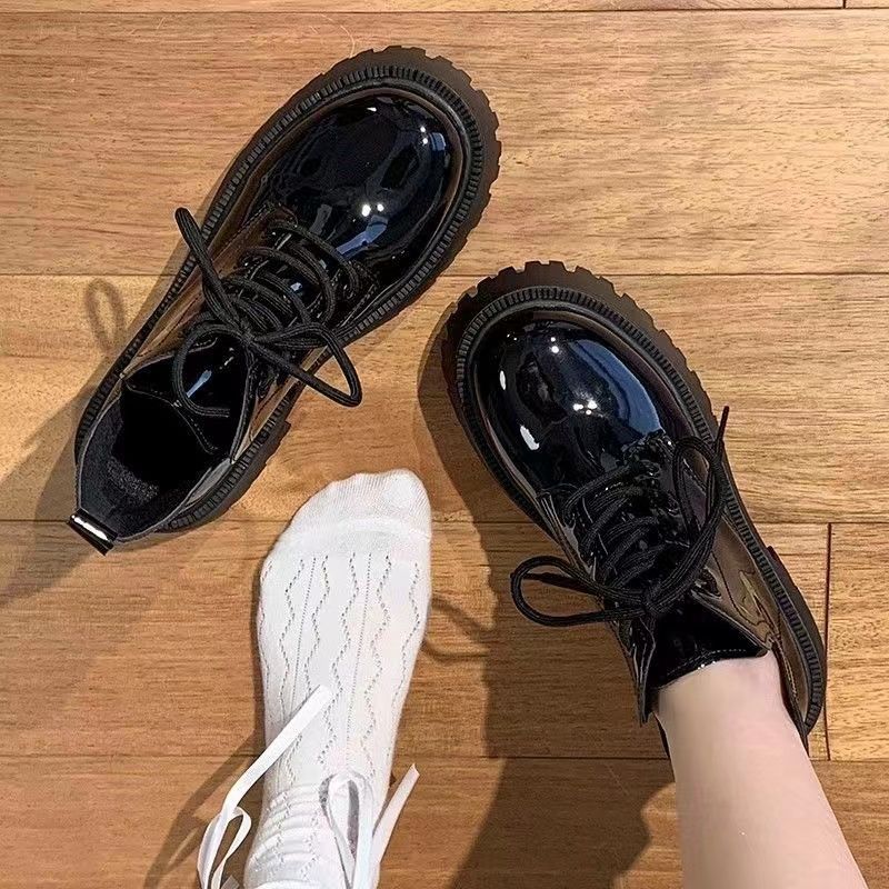 Ju Jingyi, the same Martin boots for women in the autumn of 2025, the new popular muffin thick-soled locomotive small short boots 35
Ju Jingyi, the same Martin boots for women in the autumn of 2025, the new popular muffin thick-soled locomotive small short boots 35