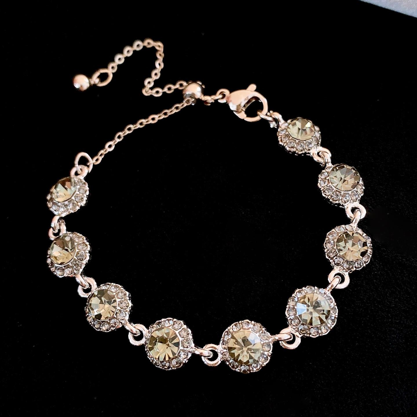 Glass round flower splicing bracelet bracelet medium antique temperament niche versatile jewelry
Glass round flower splicing bracelet bracelet medium antique temperament niche versatile jewelry
