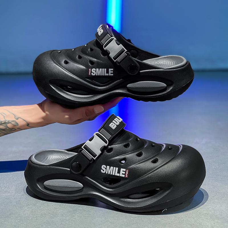 A Pair Of Non-Slip Men S Clogs, New Summer Wear-Resistant And Breathable Outer Wear Men S Beach Shoes 44-45
A Pair Of Non-Slip Men S Clogs, New Summer Wear-Resistant And Breathable Outer Wear Men S Beach Shoes 44-45