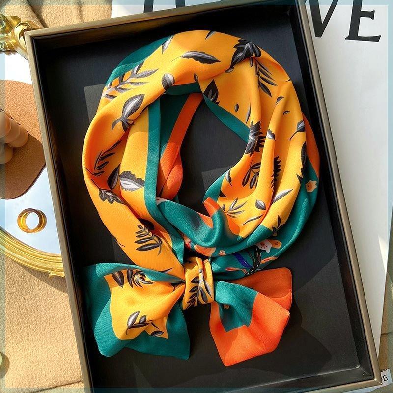 Высококачественный длинный шелковый шарф
Высококачественный длинный шелковый шарф