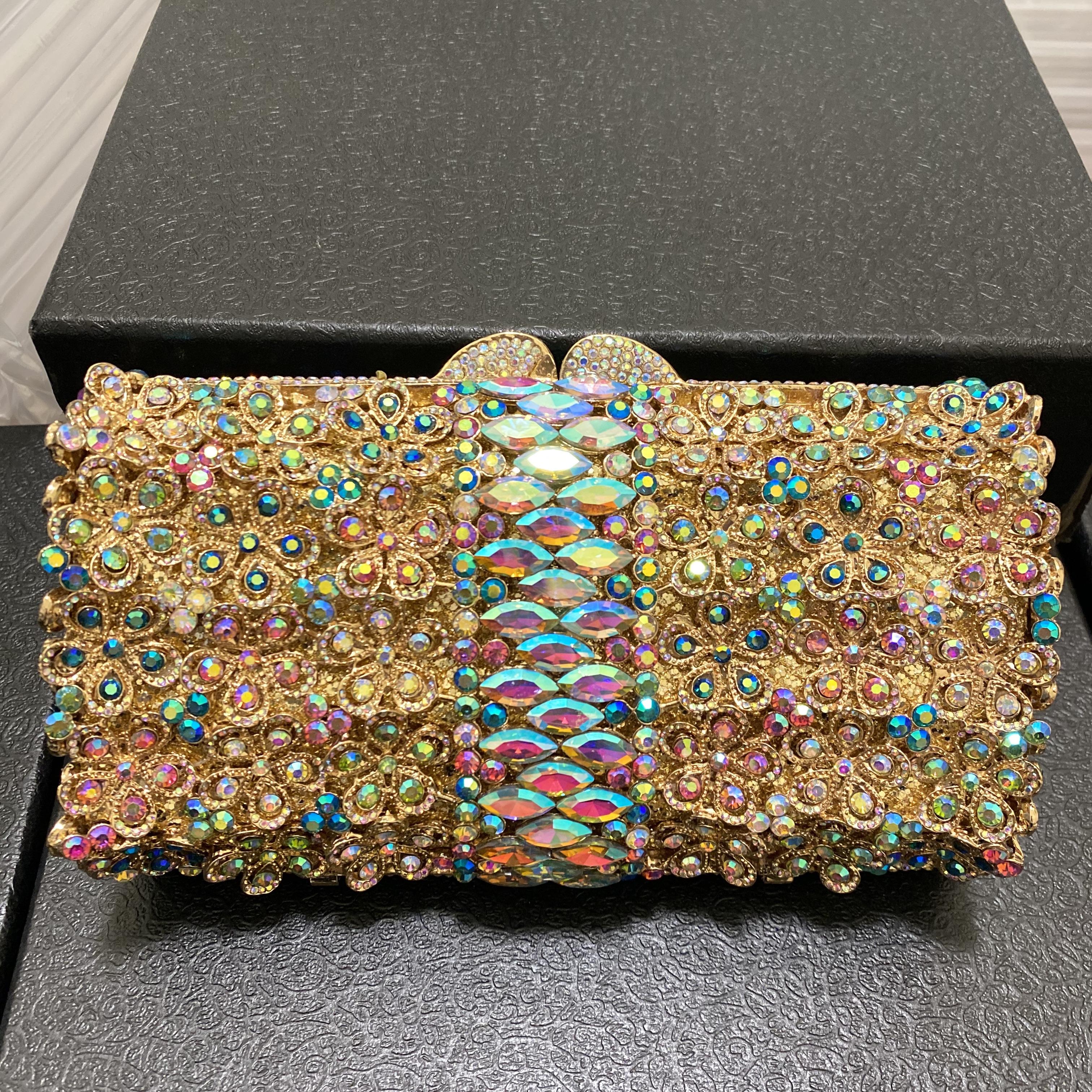 AB Rhinestone Evening Clutches WHTUOHENG Diamond Clutch Bags For Wedding And Party Purset Luxury Women’s Gold Flower Bags 18cmX12cmX6cm
AB Rhinestone Evening Clutches WHTUOHENG Diamond Clutch Bags For Wedding And Party Purset Luxury Women’s Gold Flower Bags 18cmX12cmX6cm