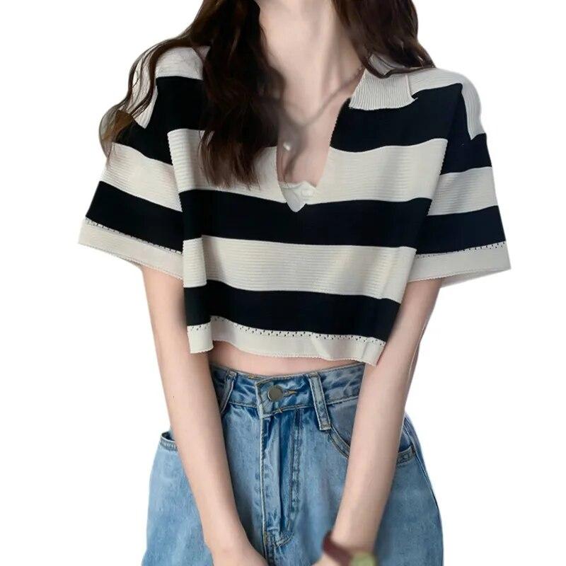 Цветной полосатый короткий свитер с V-образным вырезом и коротким рукавом Свободный короткий свитер One Size
Цветной полосатый короткий свитер с V-образным вырезом и коротким рукавом Свободный короткий свитер One Size