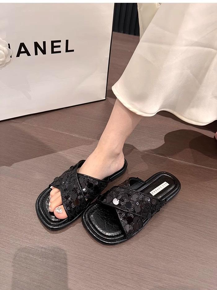 Temperament тапочки на плоской подошве для женщин, летняя одежда 2024, новые модели с юбками, модные и популярные пляжные односложные классные тапочки 40 чёрный