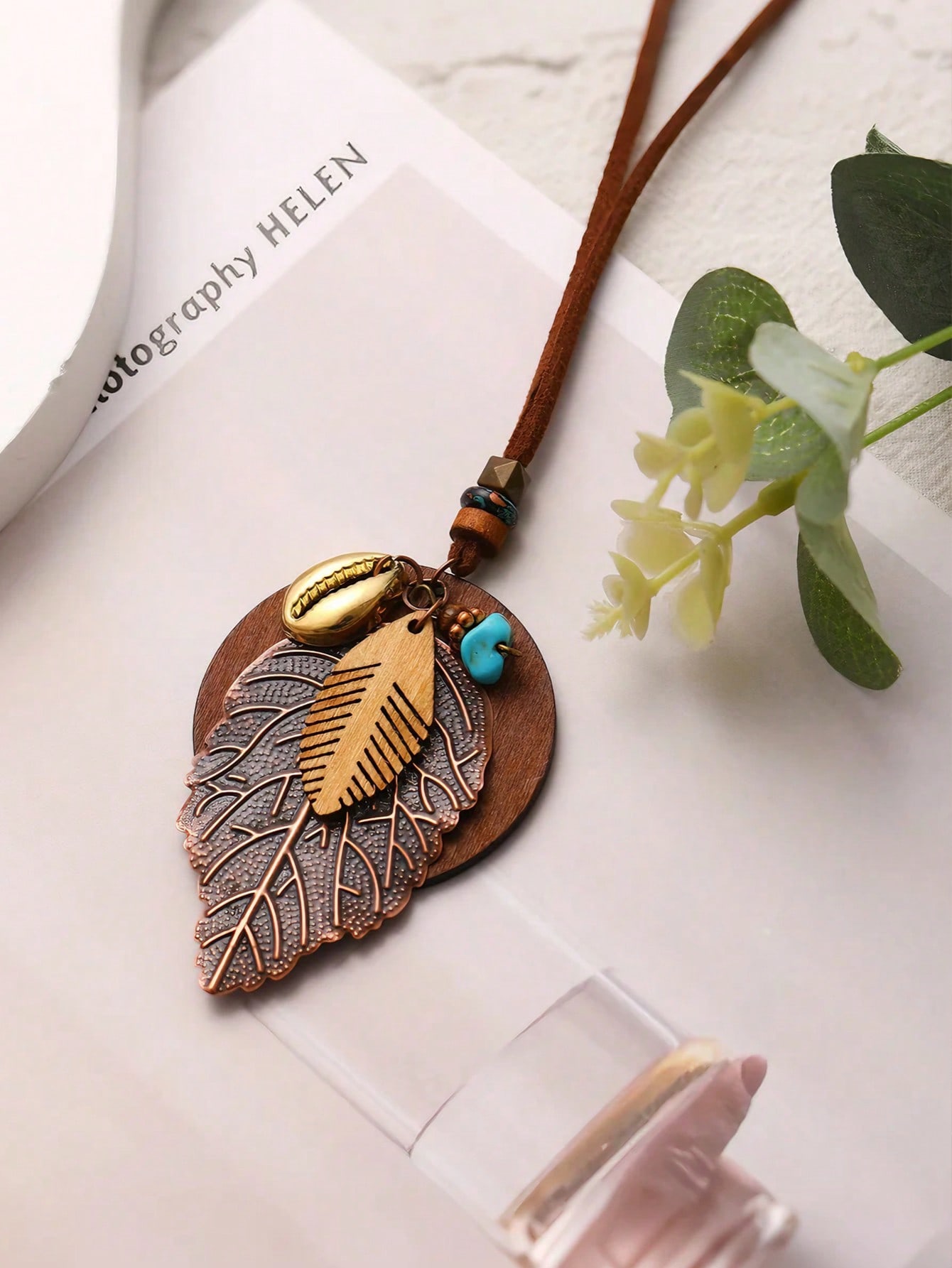 Bohemian Style Car Hanging Ornament for Women - Vintage Brown Leaf & Butterfly Pendant with Wood Texture & Leather Cord
Bohemian Style Car Hanging Ornament for Women - Vintage Brown Leaf & Butterfly Pendant with Wood Texture & Leather Cord