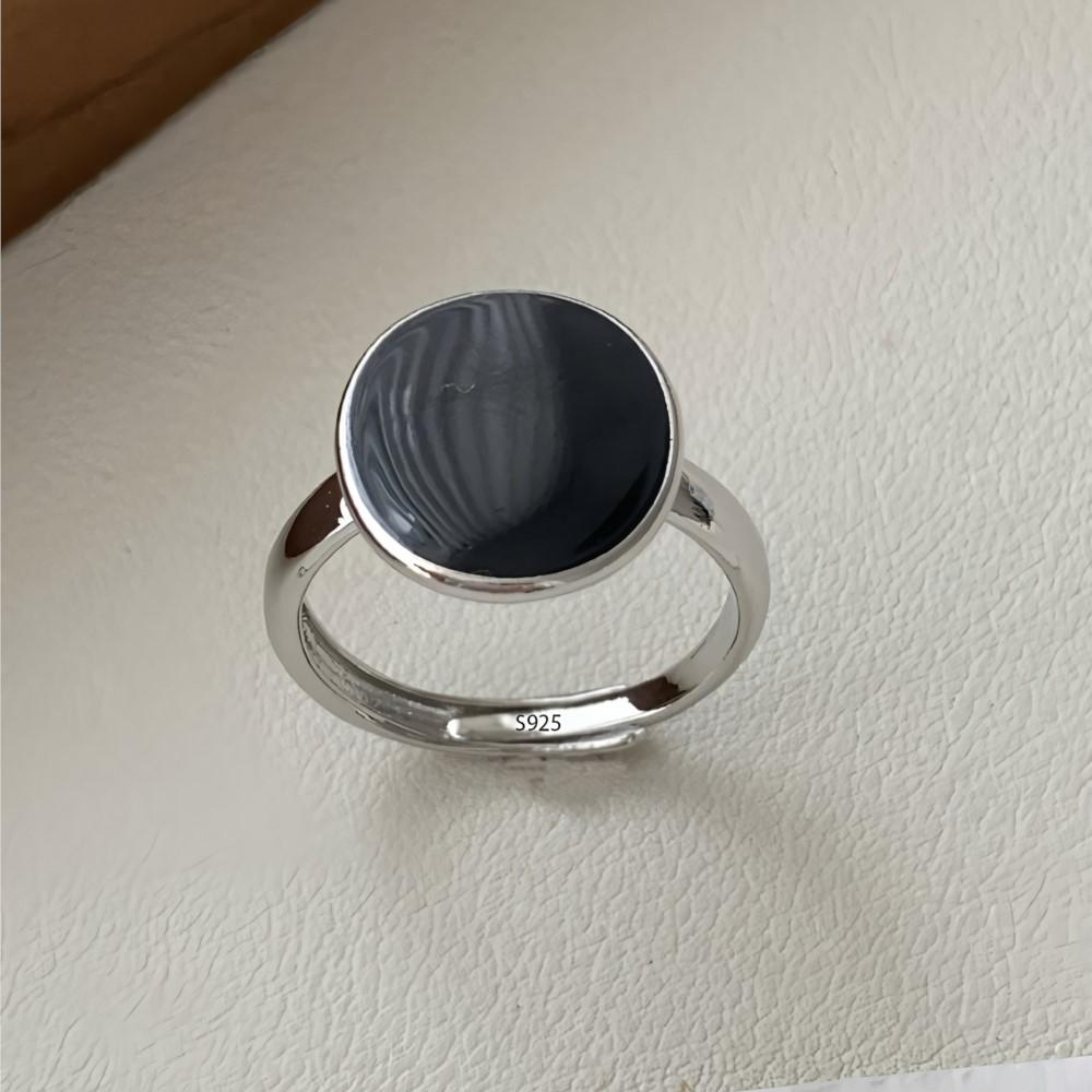 PANJBJ 925 Sterling Silver Rings for Women Couple Black Drip Glaze Classic Geometry Office Party Jewelry Gift Prevent Allergy
PANJBJ 925 Sterling Silver Rings for Women Couple Black Drip Glaze Classic Geometry Office Party Jewelry Gift Prevent Allergy
