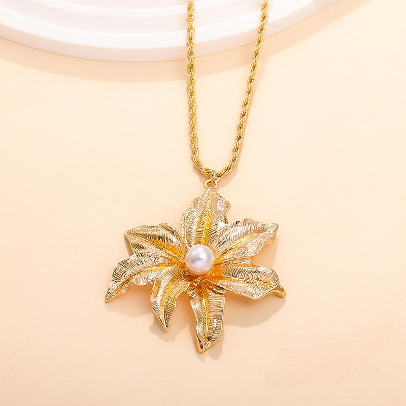 Модный креативный модный праздничный стиль металлическая подвеска-цветок имитация жемчуга сердцевина цветка женское колье женское золотой
Модный креативный модный праздничный стиль металлическая подвеска-цветок имитация жемчуга сердцевина цветка женское колье женское золотой