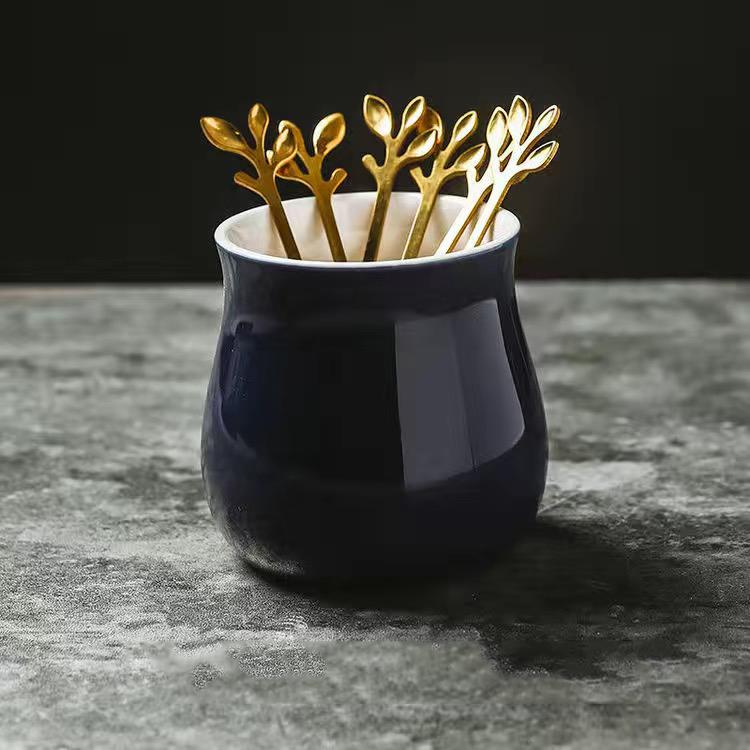 Вилка для фруктов Десертная вилка 6 шт. Набор вилок и банок для хранения Вилка из нержавеющей стали Простая посуда в скандинавском стиле Практичная кухонная утварь
Вилка для фруктов Десертная вилка 6 шт. Набор вилок и банок для хранения Вилка из нержавеющей стали Простая посуда в скандинавском стиле Практичная кухонная утварь