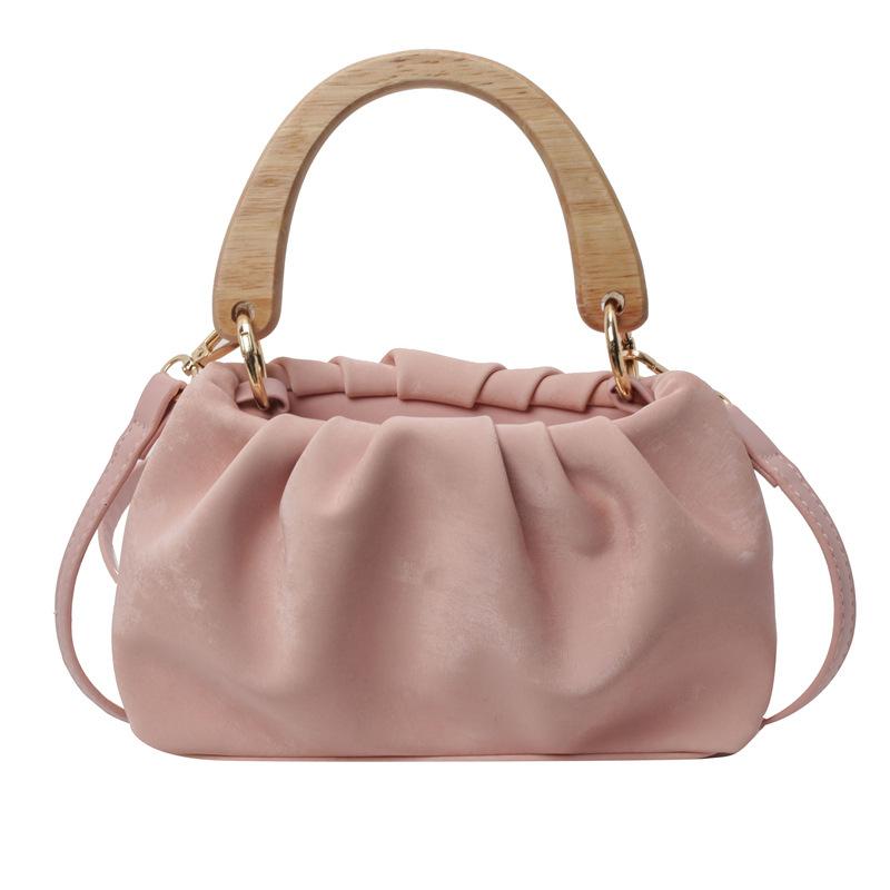 Spring and summer new popular chain women s bag sweet small bag beaded handbag розовый
Spring and summer new popular chain women s bag sweet small bag beaded handbag розовый