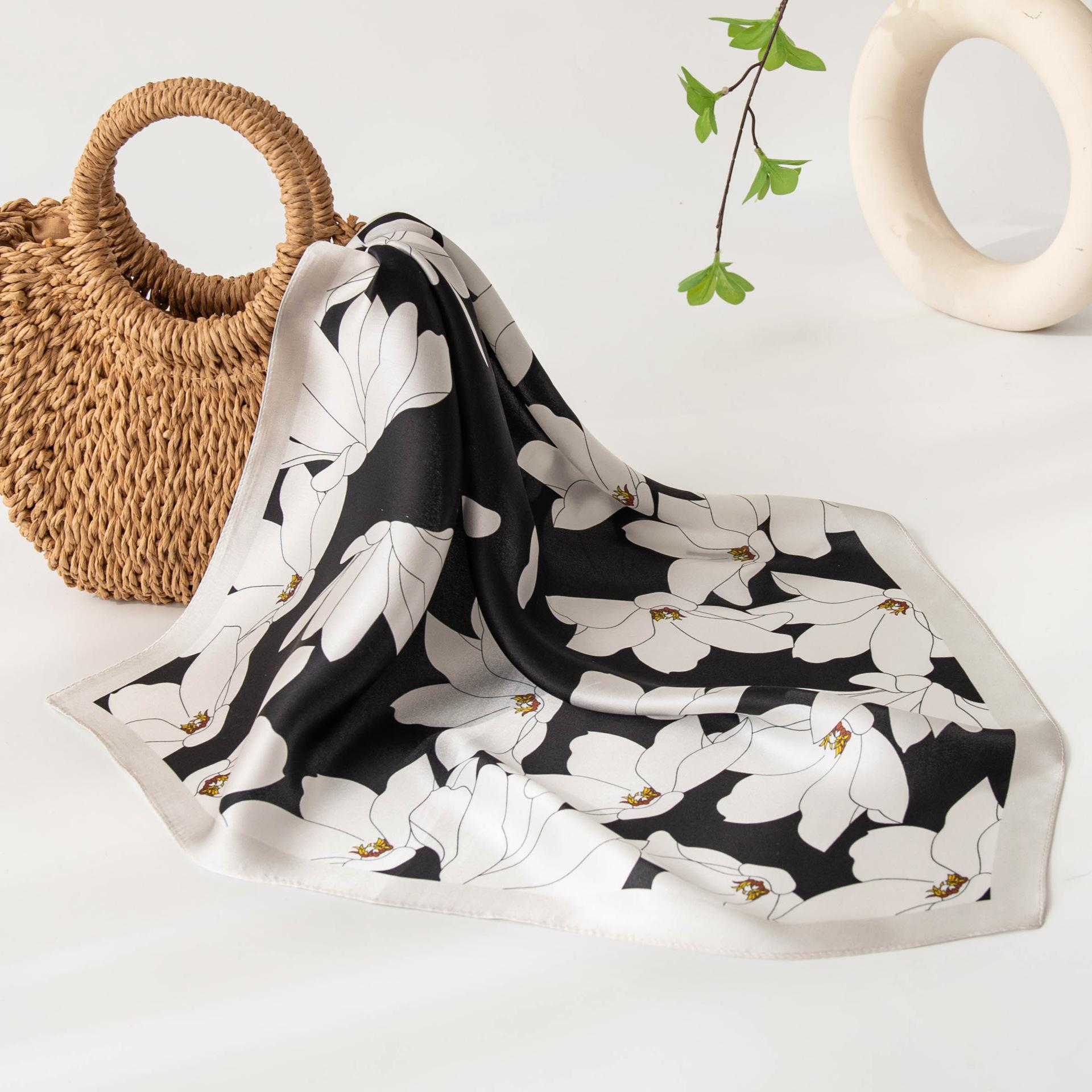 Новый весенний стиль шелковый шарф Mulberry маленький квадратный шарф шелковый высококачественный принт модный универсальный шарф 53*53cm
Новый весенний стиль шелковый шарф Mulberry маленький квадратный шарф шелковый высококачественный принт модный универсальный шарф 53*53cm