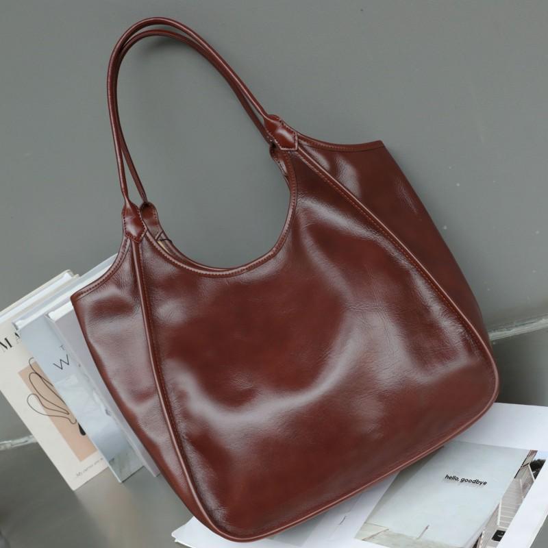 Large Capacity Tote Bag Women s Premium Texture Solid Color Versatile Single Shoulder Armpit Morning Eight Commuting Handbag
Large Capacity Tote Bag Women s Premium Texture Solid Color Versatile Single Shoulder Armpit Morning Eight Commuting Handbag