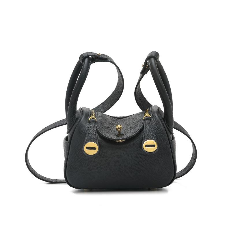 Lindy Bag Leather Underarm Bag Pillow Bag Mini Women S Bag Versatile Shoulder Messenger Bag Portable чорний
Lindy Bag Leather Underarm Bag Pillow Bag Mini Women S Bag Versatile Shoulder Messenger Bag Portable чорний