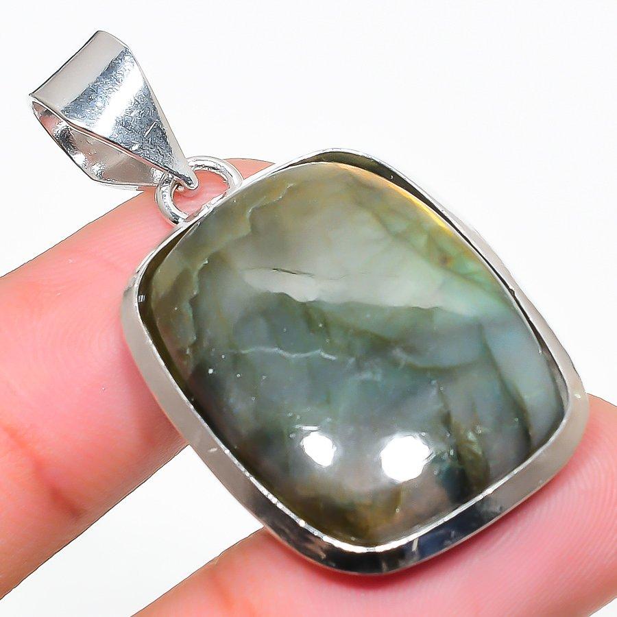 Подвеска из стерлингового серебра 925 пробы с натуральным лабрадоритом ручной работы 1,69 дюйма p0V89
Подвеска из стерлингового серебра 925 пробы с натуральным лабрадоритом ручной работы 1,69 дюйма p0V89