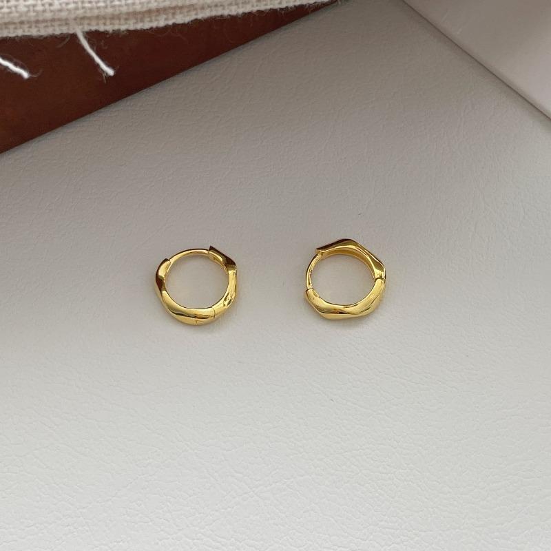 Luxurious and Exquisite, Versatile and Stylish, Petite and Sophisticated, This Ear Stud Features A Fashionable Ear Bar and An Elegant Ear Loop. Rhombus 8mm золотой
Luxurious and Exquisite, Versatile and Stylish, Petite and Sophisticated, This Ear Stud Features A Fashionable Ear Bar and An Elegant Ear Loop. Rhombus 8mm золотой