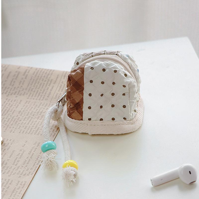 Cute Mini Earphone Case Soft Flip Cover Protective Shell Carrying Pouch Portable Storage Bag for Bluetooth Earphones Coin Purse
Cute Mini Earphone Case Soft Flip Cover Protective Shell Carrying Pouch Portable Storage Bag for Bluetooth Earphones Coin Purse