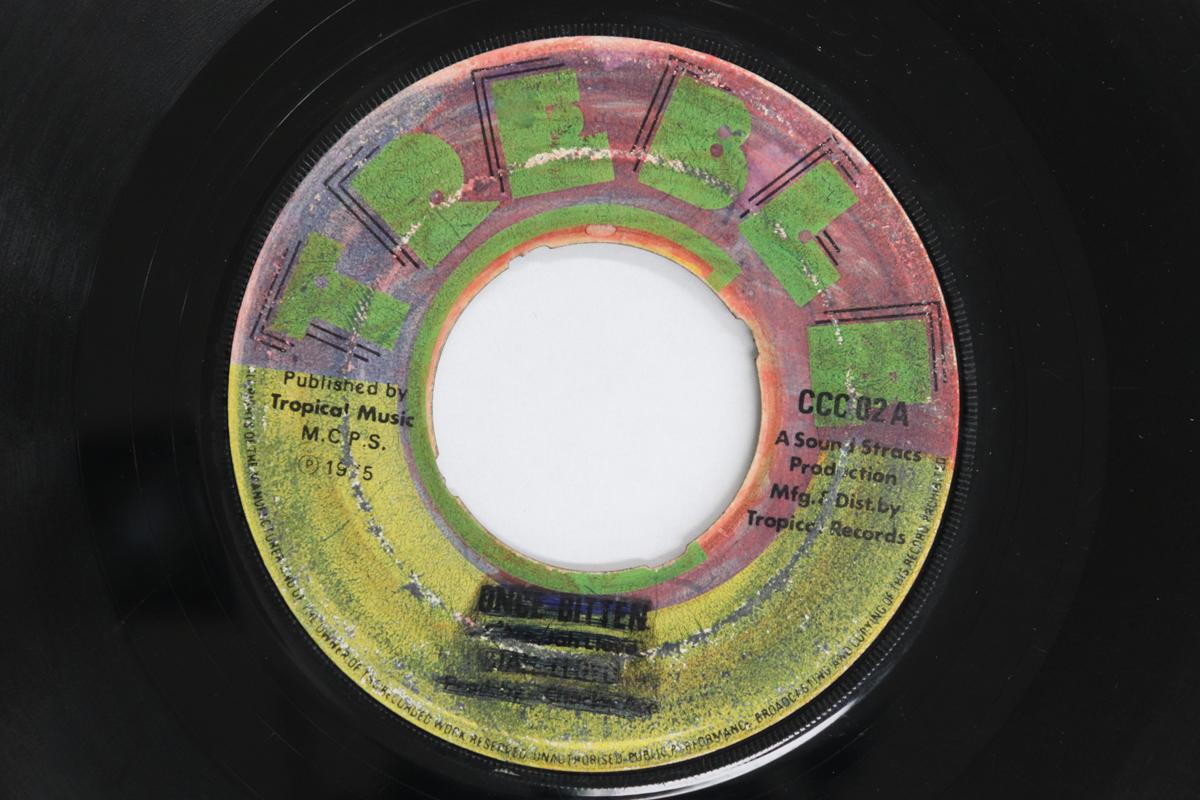 7inch Record JAH LLOYD CHARLEY ACE THE INSWI Once Bitten Real Red CCC02 TREBLE C 1975 UK Reggae Ska Dub Used
7inch Record JAH LLOYD CHARLEY ACE THE INSWI Once Bitten Real Red CCC02 TREBLE C 1975 UK Reggae Ska Dub Used