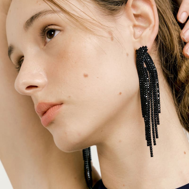 MATIAS Black velvet Earring Black
MATIAS Black velvet Earring Black