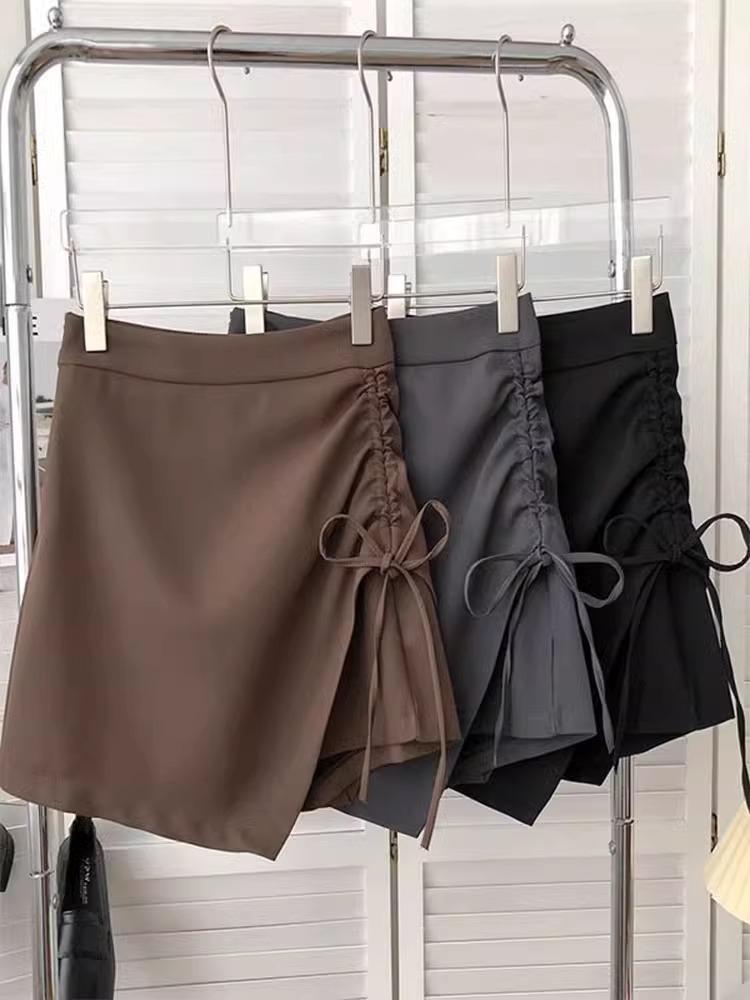 Spring 2024 Women s High-Waist Pleated A-Line Skirt with Drawstring – Stylish Slim Korean-Inspired Design. M
Spring 2024 Women s High-Waist Pleated A-Line Skirt with Drawstring – Stylish Slim Korean-Inspired Design. M