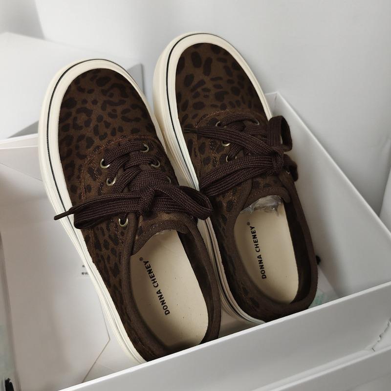 Simple board shoes women s spring new breathable soft sole round head laceup sports and leisure canvas shoes platform women s shoes 40 леопард друку кольору
Simple board shoes women s spring new breathable soft sole round head laceup sports and leisure canvas shoes platform women s shoes 40 леопард друку кольору