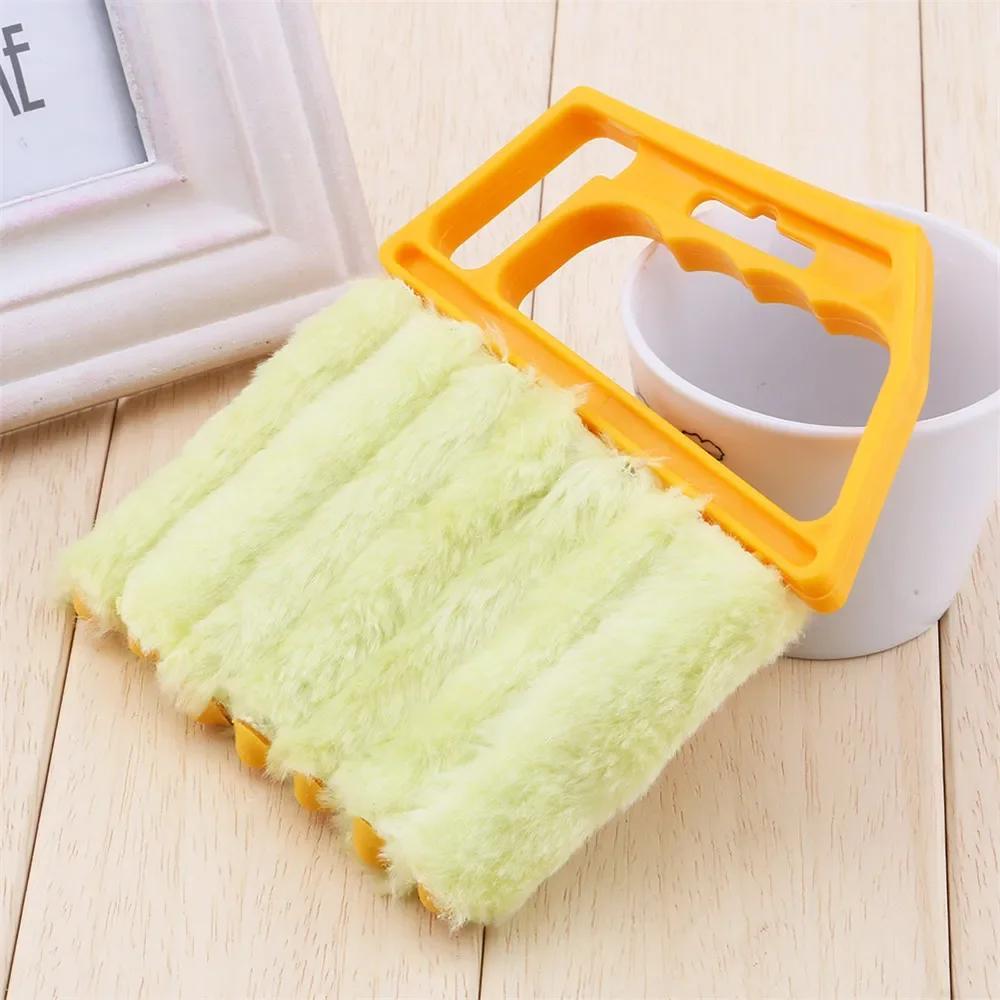 1 Pcs Soft Cleaner Venetian Blind Cleaner Air Conditioner Duster Cleaning Brush Washing Window Cleaner Household Cleaning Tools as picture
1 Pcs Soft Cleaner Venetian Blind Cleaner Air Conditioner Duster Cleaning Brush Washing Window Cleaner Household Cleaning Tools as picture