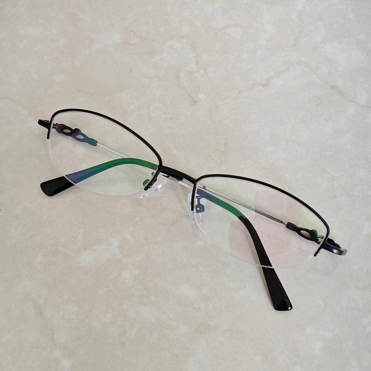 1 pair of fashionable and personalized literary flat glasses for men and women срібний
1 pair of fashionable and personalized literary flat glasses for men and women срібний