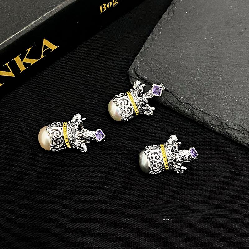Vintage Purple Diamond Crown Pearl Pendant Women s Fashion, Elegant and Handsome Personality Necklace Pendant
Vintage Purple Diamond Crown Pearl Pendant Women s Fashion, Elegant and Handsome Personality Necklace Pendant