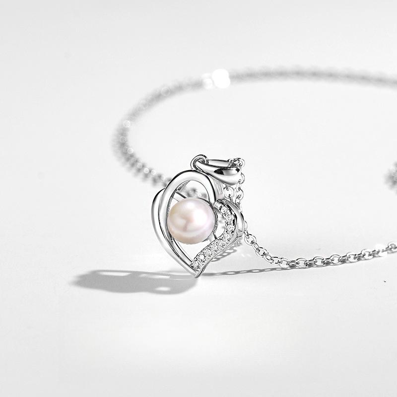 Sweet Love Pearl Necklace French Vintage Heart Shaped Collar Chain with Micro Set Zircon Elegant
Sweet Love Pearl Necklace French Vintage Heart Shaped Collar Chain with Micro Set Zircon Elegant