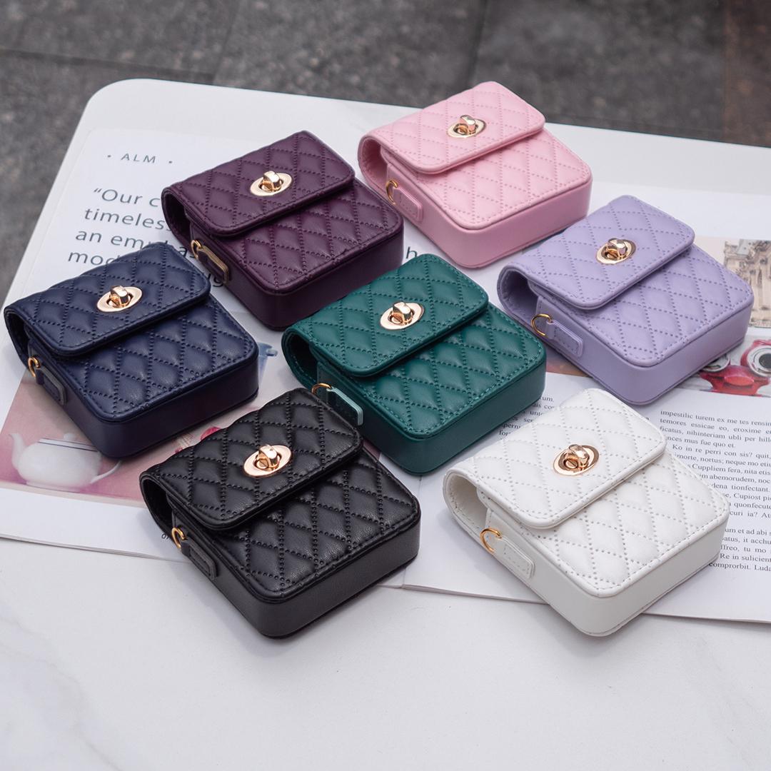 Ins Lanyard Crossbody Leather Mini Bag Case For Tecno Phantom V Flip2/Infinix Zero Flip/Honor Magic V Flip/OPPO Find N3 Flip/Moto Raer 50 Ultra Moto Raer (2022) синій
Ins Lanyard Crossbody Leather Mini Bag Case For Tecno Phantom V Flip2/Infinix Zero Flip/Honor Magic V Flip/OPPO Find N3 Flip/Moto Raer 50 Ultra Moto Raer (2022) синій
