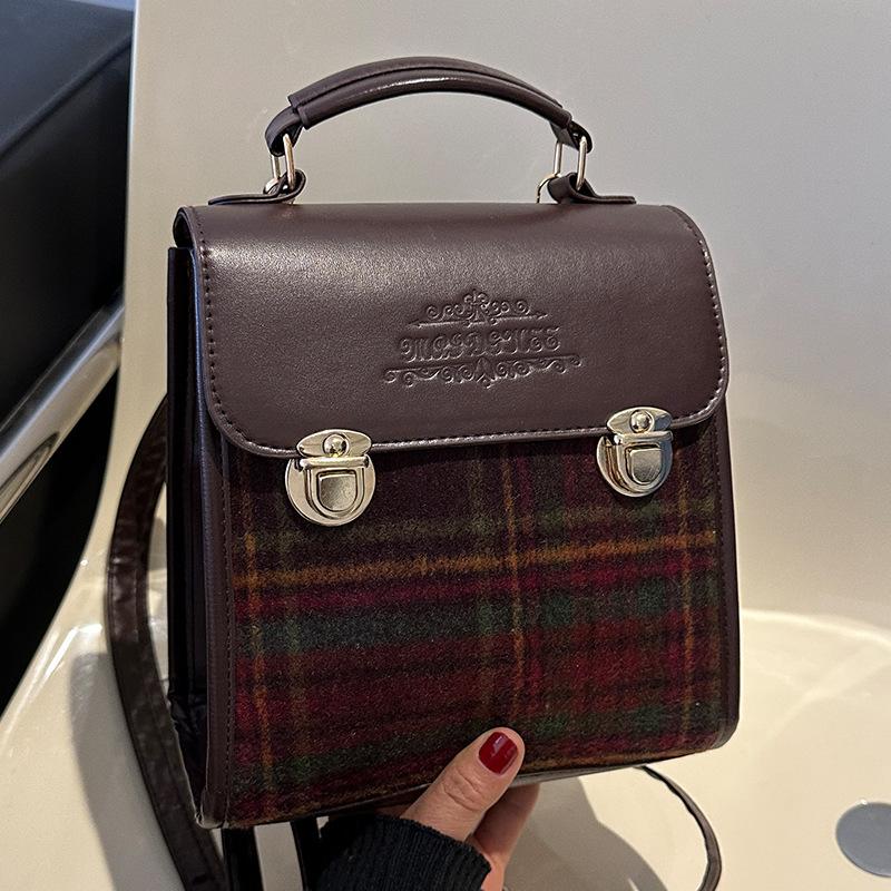 Niche универсальный рюкзак женский 2024 новая мода ретро сумка студенческий класс рюкзак для отдыха красный
Niche универсальный рюкзак женский 2024 новая мода ретро сумка студенческий класс рюкзак для отдыха красный