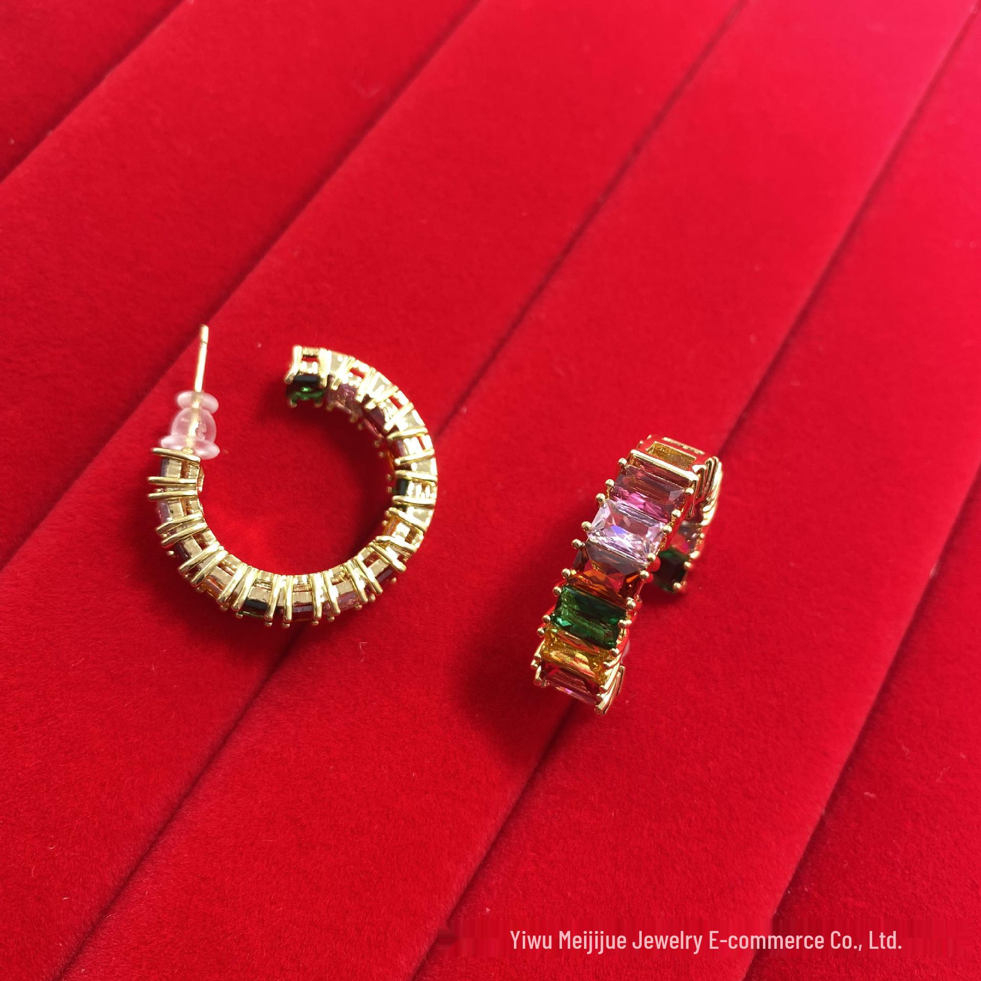 Elegant Yellow Sugar Tassel Earrings: Luxurious, Versatile High-End Style for Banquets and Everyday Wear
Elegant Yellow Sugar Tassel Earrings: Luxurious, Versatile High-End Style for Banquets and Everyday Wear