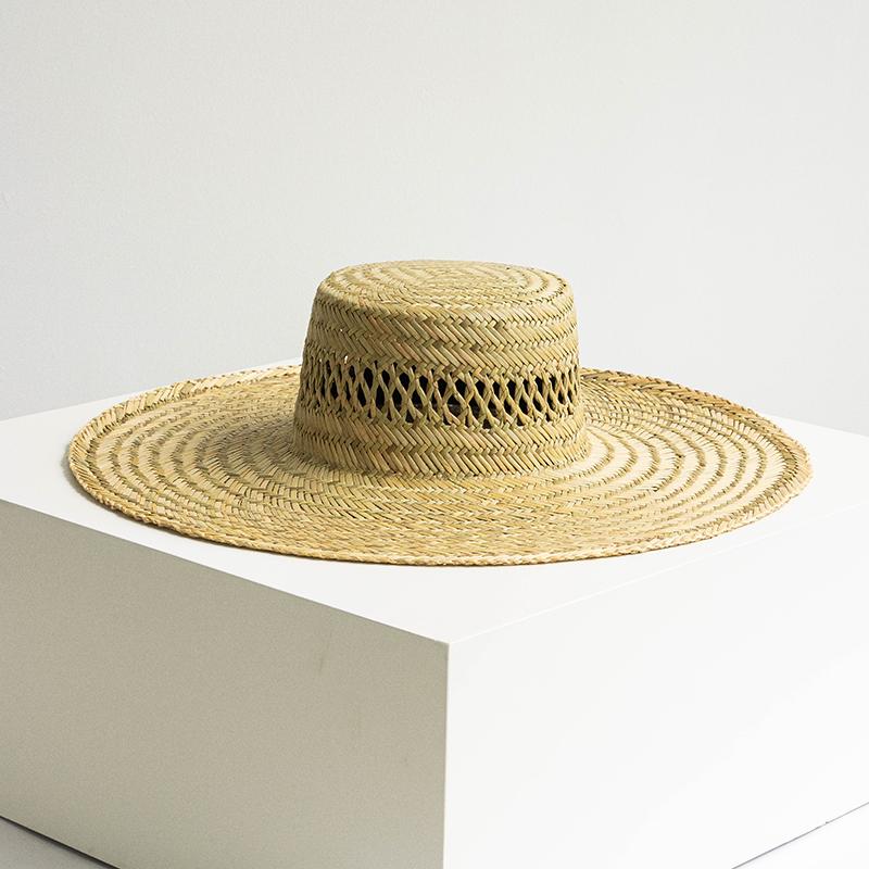 Handmade Raffia Straw Hat, Large Brim & Flat Top - Beach Vacation Trend & Sun Protection M (56-58 cm)
Handmade Raffia Straw Hat, Large Brim & Flat Top - Beach Vacation Trend & Sun Protection M (56-58 cm)