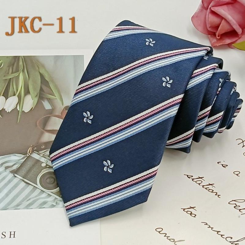 Шкільна краватка JK для чоловіків і жінок, 7 см, ручна робота, модна та повсякденна, жакардова в смужку, універсальний аксесуар.
Шкільна краватка JK для чоловіків і жінок, 7 см, ручна робота, модна та повсякденна, жакардова в смужку, універсальний аксесуар.