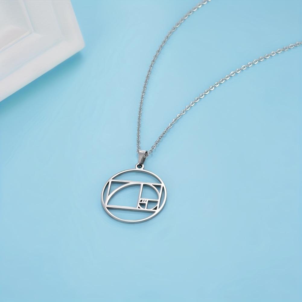 Шикарное ожерелье с покрытием из 18-каратного золота - Элегантная геометрическая подвеска, нейтральная для учителей и любителей математики серебряный
Шикарное ожерелье с покрытием из 18-каратного золота - Элегантная геометрическая подвеска, нейтральная для учителей и любителей математики серебряный