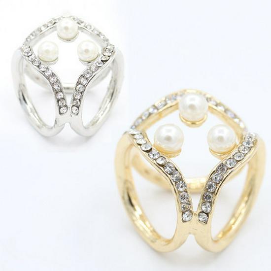 Korean Style Three-Ring Rhinestone Pearl Shawl Buckle for Ladies European & American Style
Korean Style Three-Ring Rhinestone Pearl Shawl Buckle for Ladies European & American Style