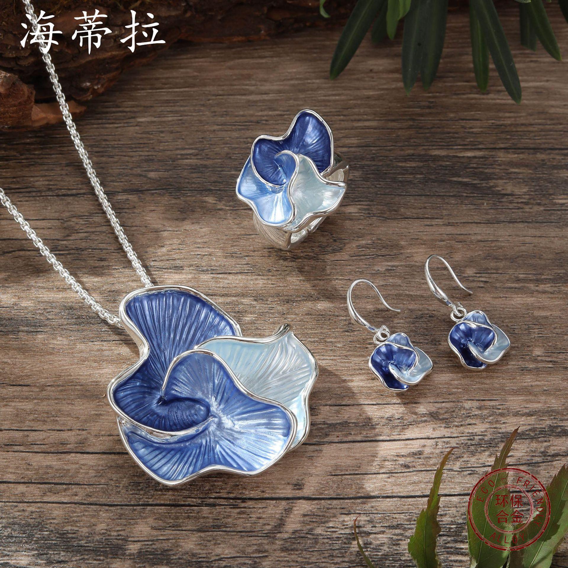 New color painting oil geometric petal stud earrings, pendant set, women s high-end jewelry set
New color painting oil geometric petal stud earrings, pendant set, women s high-end jewelry set