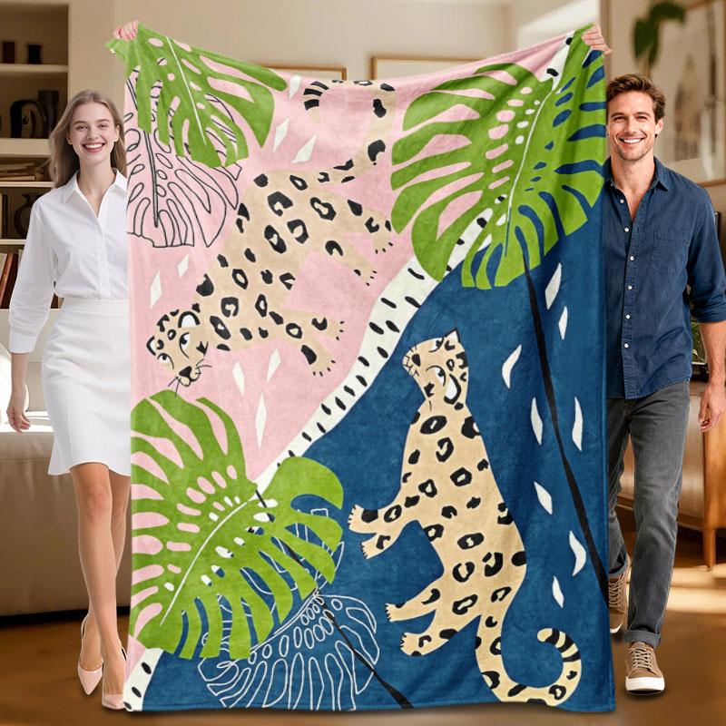 1 piece tropical leopard print flannel blanket, perfect for sofa, bed, office; ideal gift for family, friends, holidays. 70x100cm
1 piece tropical leopard print flannel blanket, perfect for sofa, bed, office; ideal gift for family, friends, holidays. 70x100cm