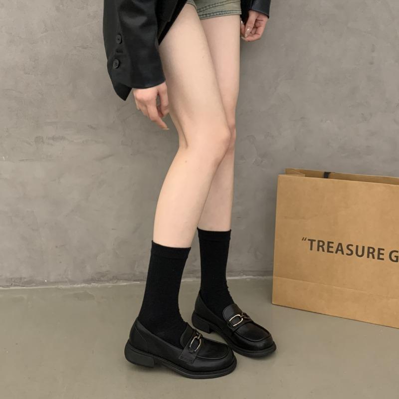 Мода 2025 Женские лоферы на плоской подошве Мягкая подошва Ретро Британский стиль Повседневная обувь с круглым носком Весна Осень Большой размер Удобные 40 чёрный
Мода 2025 Женские лоферы на плоской подошве Мягкая подошва Ретро Британский стиль Повседневная обувь с круглым носком Весна Осень Большой размер Удобные 40 чёрный